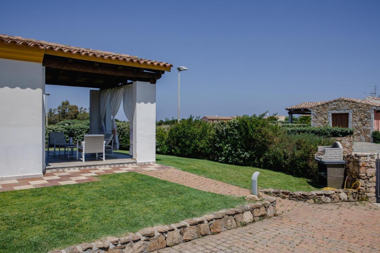 Vila Le Residenze Di Baia Sant'Anna Tanaunella Exteriér fotografie