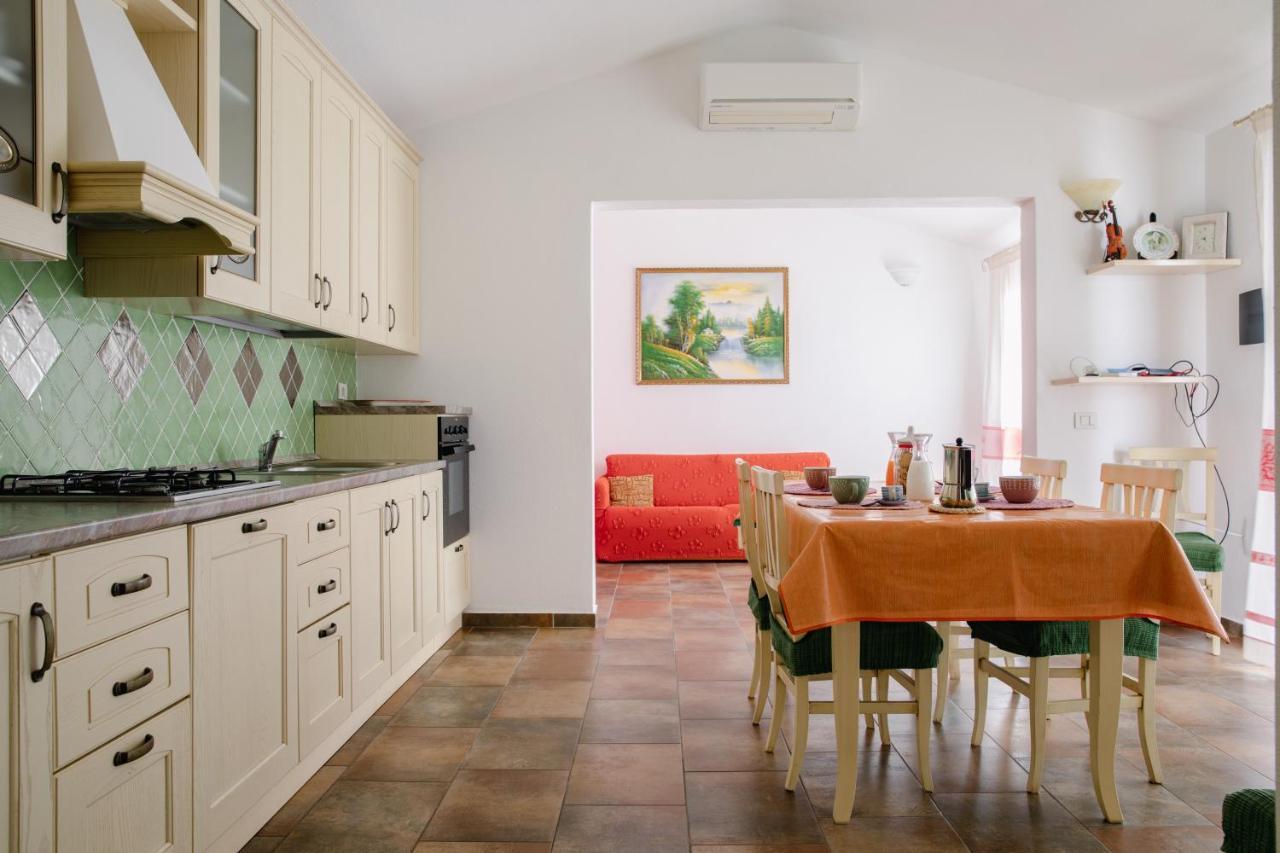 Vila Le Residenze Di Baia Sant'Anna Tanaunella Exteriér fotografie