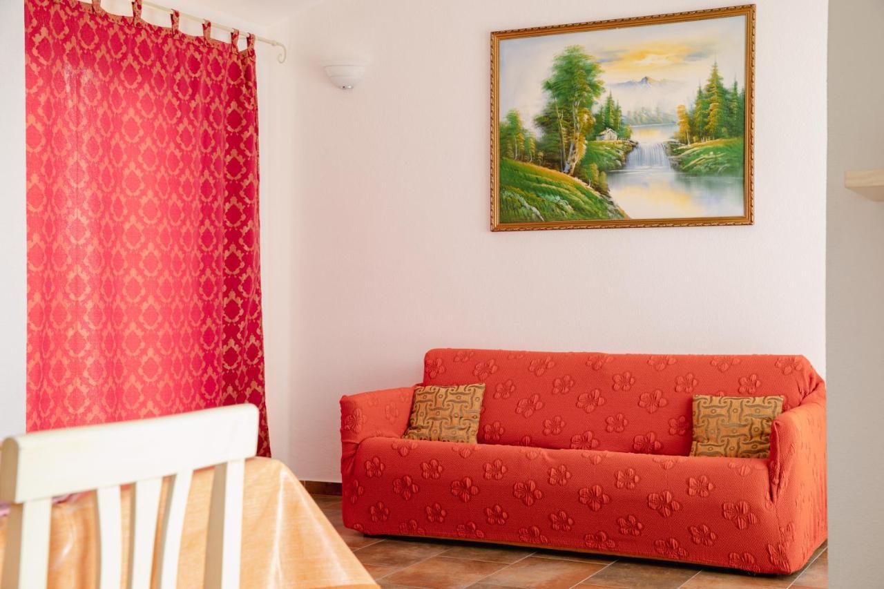 Vila Le Residenze Di Baia Sant'Anna Tanaunella Exteriér fotografie