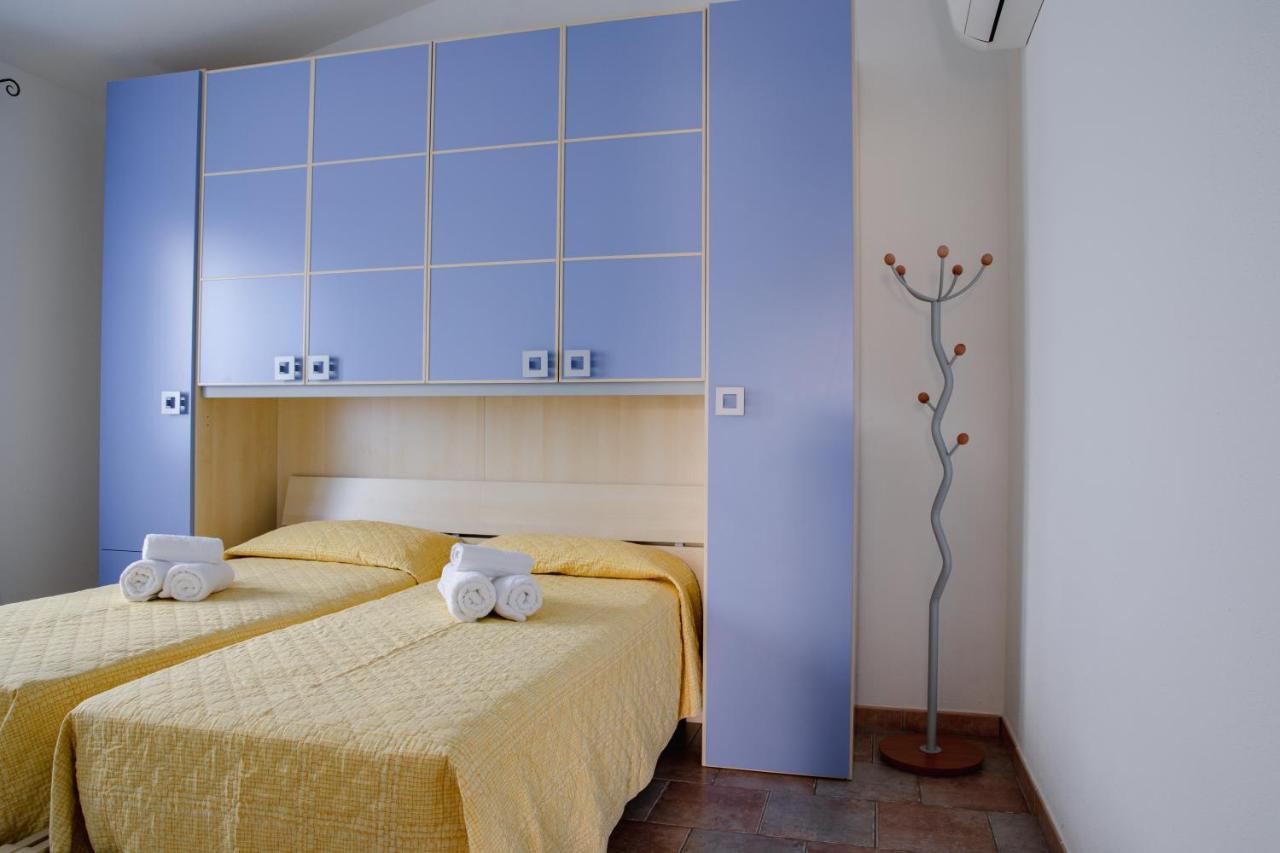 Vila Le Residenze Di Baia Sant'Anna Tanaunella Exteriér fotografie