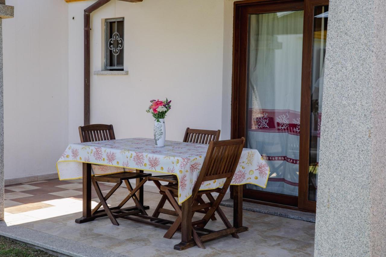 Vila Le Residenze Di Baia Sant'Anna Tanaunella Exteriér fotografie