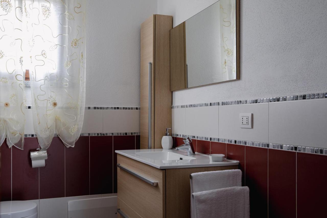 Vila Le Residenze Di Baia Sant'Anna Tanaunella Exteriér fotografie