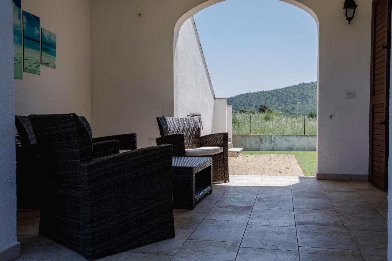 Vila Le Residenze Di Baia Sant'Anna Tanaunella Exteriér fotografie