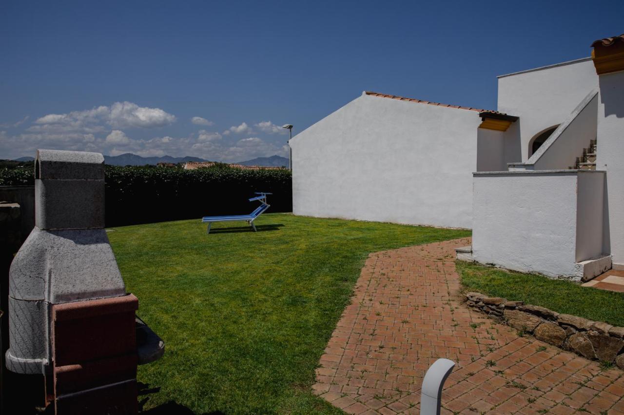 Vila Le Residenze Di Baia Sant'Anna Tanaunella Exteriér fotografie