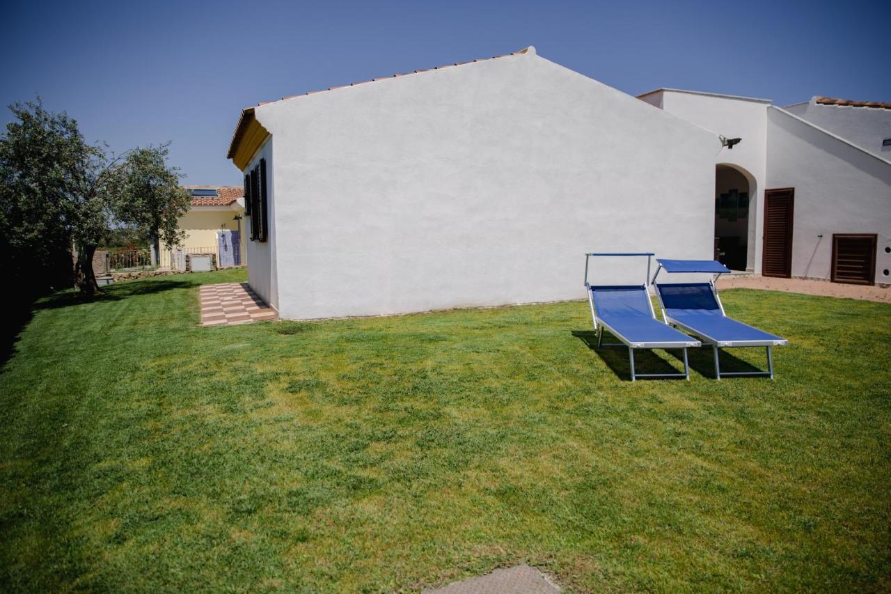 Vila Le Residenze Di Baia Sant'Anna Tanaunella Exteriér fotografie