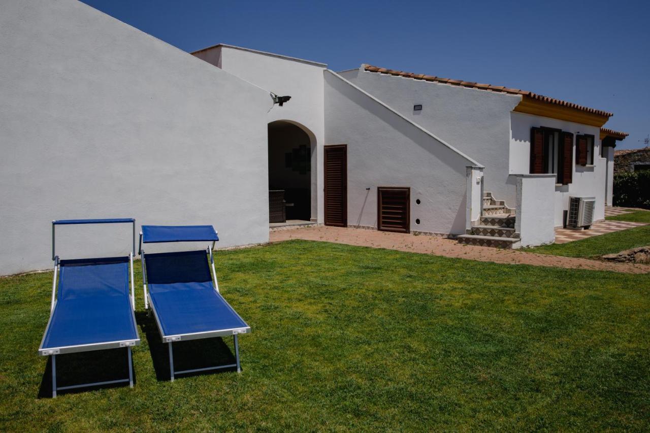 Vila Le Residenze Di Baia Sant'Anna Tanaunella Exteriér fotografie
